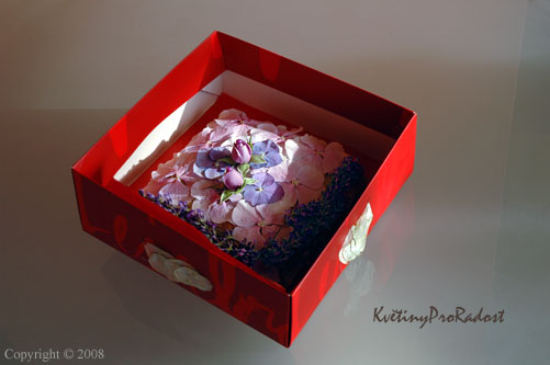 krabička pro svatební květinový polštářek 